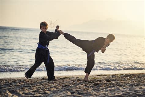 Kung fu arti marzialiChi non si informa adeguatamente in anticipo corre il rischio di ricevere kung fu arti marziali che non hanno la funzione desiderata o sono realizzati con materiali di qualità inferiore. Se volete un prodotto che soddisfi al meglio le vostre aspettative, dovreste provare un kung fu arti marziali.
  <p>Per i prodotti si possono trovare test online e confronti tra i prodotti.  I confronti tra i prodotti possono aiutare a confrontare le diverse funzioni o proprietà dei diversi prodotti. Di seguito, spieghiamo perché la ricerca è importante e di cosa si dovrebbe essere consapevoli quando si acquista un articolo.
</p>

<h2>Acquisto di Kung fu arti marziali - criteri importanti</h2>

<p>Una lista di controllo può aiutarti a evitare di dover cercare informazioni sui prodotti su decine di siti web. Di seguito è riportato un esempio di una lista di controllo che può aiutarvi a trovare il prodotto giusto. Importanti criteri di acquisto includono, ad esempio:
</p><ul>
<li>Opinioni dei clienti</li>
<li>Confronti dei prezzi</li>
<li>Dettagli del prodotto</li>
<li>Termini e condizioni di consegna</li>
<li>Domande dei clienti e risposte dei marchi</li>
</ul>
<h2>Qual è l