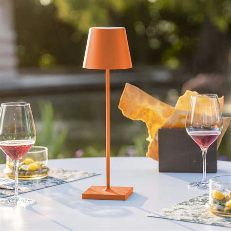 Lampada da tavolo a ledChi non si informa adeguatamente in anticipo corre il rischio di ricevere lampada da tavolo a led che non hanno la funzione desiderata o sono realizzati con materiali di qualità inferiore. Se volete un prodotto che soddisfi al meglio le vostre aspettative, dovreste provare un lampada da tavolo a led.
  <p>Per i prodotti si possono trovare test online e confronti tra i prodotti.  I confronti tra i prodotti possono aiutare a confrontare le diverse funzioni o proprietà dei diversi prodotti. Di seguito, spieghiamo perché la ricerca è importante e di cosa si dovrebbe essere consapevoli quando si acquista un articolo.
</p>

<h2>Acquisto di Lampada da tavolo a led - criteri importanti</h2>

<p>Una lista di controllo può aiutarti a evitare di dover cercare informazioni sui prodotti su decine di siti web. Di seguito è riportato un esempio di una lista di controllo che può aiutarvi a trovare il prodotto giusto. Importanti criteri di acquisto includono, ad esempio:
</p><ul>
<li>Opinioni dei clienti</li>
<li>Confronti dei prezzi</li>
<li>Dettagli del prodotto</li>
<li>Termini e condizioni di consegna</li>
<li>Domande dei clienti e risposte dei marchi</li>
</ul>
<h2>Qual è l