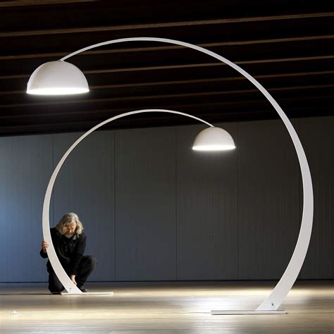 Lampada terra designChi non si informa adeguatamente in anticipo corre il rischio di ricevere lampada terra design che non hanno la funzione desiderata o sono realizzati con materiali di qualità inferiore. Se volete un prodotto che soddisfi al meglio le vostre aspettative, dovreste provare un lampada terra design.
  <p>Per i prodotti si possono trovare test online e confronti tra i prodotti.  I confronti tra i prodotti possono aiutare a confrontare le diverse funzioni o proprietà dei diversi prodotti. Di seguito, spieghiamo perché la ricerca è importante e di cosa si dovrebbe essere consapevoli quando si acquista un articolo.
</p>

<h2>Acquisto di Lampada terra design - criteri importanti</h2>

<p>Una lista di controllo può aiutarti a evitare di dover cercare informazioni sui prodotti su decine di siti web. Di seguito è riportato un esempio di una lista di controllo che può aiutarvi a trovare il prodotto giusto. Importanti criteri di acquisto includono, ad esempio:
</p><ul>
<li>Opinioni dei clienti</li>
<li>Confronti dei prezzi</li>
<li>Dettagli del prodotto</li>
<li>Termini e condizioni di consegna</li>
<li>Domande dei clienti e risposte dei marchi</li>
</ul>
<h2>Qual è l