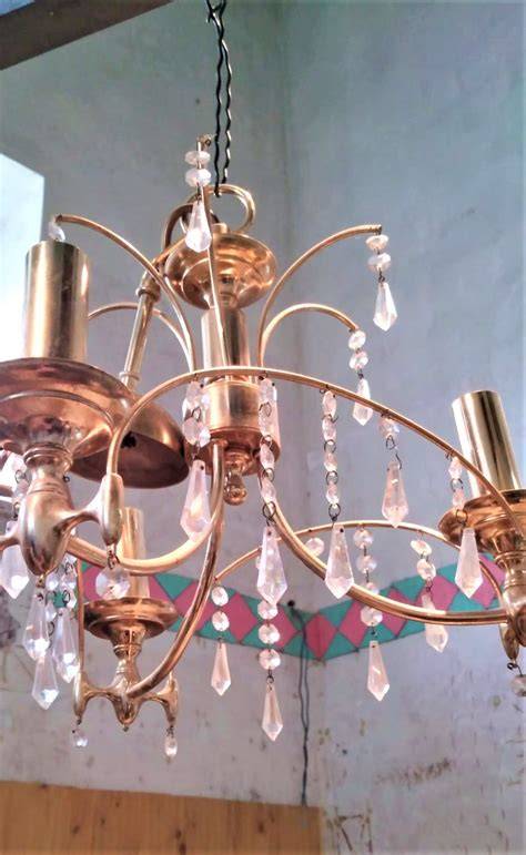 Lampadario dorato gocceChi non si informa adeguatamente in anticipo corre il rischio di ricevere lampadario dorato gocce che non hanno la funzione desiderata o sono realizzati con materiali di qualità inferiore. Se volete un prodotto che soddisfi al meglio le vostre aspettative, dovreste provare un lampadario dorato gocce.
  <p>Per i prodotti si possono trovare test online e confronti tra i prodotti.  I confronti tra i prodotti possono aiutare a confrontare le diverse funzioni o proprietà dei diversi prodotti. Di seguito, spieghiamo perché la ricerca è importante e di cosa si dovrebbe essere consapevoli quando si acquista un articolo.
</p>

<h2>Acquisto di Lampadario dorato gocce - criteri importanti</h2>

<p>Una lista di controllo può aiutarti a evitare di dover cercare informazioni sui prodotti su decine di siti web. Di seguito è riportato un esempio di una lista di controllo che può aiutarvi a trovare il prodotto giusto. Importanti criteri di acquisto includono, ad esempio:
</p><ul>
<li>Opinioni dei clienti</li>
<li>Confronti dei prezzi</li>
<li>Dettagli del prodotto</li>
<li>Termini e condizioni di consegna</li>
<li>Domande dei clienti e risposte dei marchi</li>
</ul>
<h2>Qual è l