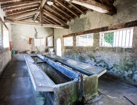 Lavatoio anticoChi non si informa adeguatamente in anticipo corre il rischio di ricevere lavatoio antico che non hanno la funzione desiderata o sono realizzati con materiali di qualità inferiore. Se volete un prodotto che soddisfi al meglio le vostre aspettative, dovreste provare un lavatoio antico.
  <p>Per i prodotti si possono trovare test online e confronti tra i prodotti.  I confronti tra i prodotti possono aiutare a confrontare le diverse funzioni o proprietà dei diversi prodotti. Di seguito, spieghiamo perché la ricerca è importante e di cosa si dovrebbe essere consapevoli quando si acquista un articolo.
</p>

<h2>Acquisto di Lavatoio antico - criteri importanti</h2>

<p>Una lista di controllo può aiutarti a evitare di dover cercare informazioni sui prodotti su decine di siti web. Di seguito è riportato un esempio di una lista di controllo che può aiutarvi a trovare il prodotto giusto. Importanti criteri di acquisto includono, ad esempio:
</p><ul>
<li>Opinioni dei clienti</li>
<li>Confronti dei prezzi</li>
<li>Dettagli del prodotto</li>
<li>Termini e condizioni di consegna</li>
<li>Domande dei clienti e risposte dei marchi</li>
</ul>
<h2>Qual è l