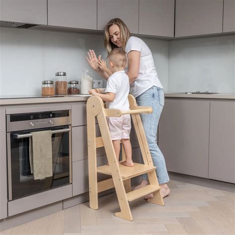 Learning towerChi non si informa adeguatamente in anticipo corre il rischio di ricevere learning tower che non hanno la funzione desiderata o sono realizzati con materiali di qualità inferiore. Se volete un prodotto che soddisfi al meglio le vostre aspettative, dovreste provare un learning tower.
  <p>Per i prodotti si possono trovare test online e confronti tra i prodotti.  I confronti tra i prodotti possono aiutare a confrontare le diverse funzioni o proprietà dei diversi prodotti. Di seguito, spieghiamo perché la ricerca è importante e di cosa si dovrebbe essere consapevoli quando si acquista un articolo.
</p>

<h2>Acquisto di Learning tower - criteri importanti</h2>

<p>Una lista di controllo può aiutarti a evitare di dover cercare informazioni sui prodotti su decine di siti web. Di seguito è riportato un esempio di una lista di controllo che può aiutarvi a trovare il prodotto giusto. Importanti criteri di acquisto includono, ad esempio:
</p><ul>
<li>Opinioni dei clienti</li>
<li>Confronti dei prezzi</li>
<li>Dettagli del prodotto</li>
<li>Termini e condizioni di consegna</li>
<li>Domande dei clienti e risposte dei marchi</li>
</ul>
<h2>Qual è l