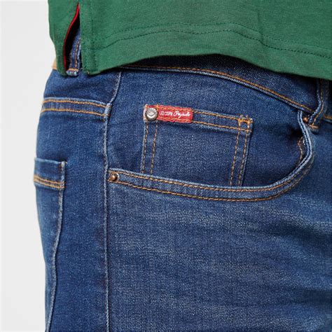 Lee cooper jeansChi non si informa adeguatamente in anticipo corre il rischio di ricevere lee cooper jeans che non hanno la funzione desiderata o sono realizzati con materiali di qualità inferiore. Se volete un prodotto che soddisfi al meglio le vostre aspettative, dovreste provare un lee cooper jeans.
  <p>Per i prodotti si possono trovare test online e confronti tra i prodotti.  I confronti tra i prodotti possono aiutare a confrontare le diverse funzioni o proprietà dei diversi prodotti. Di seguito, spieghiamo perché la ricerca è importante e di cosa si dovrebbe essere consapevoli quando si acquista un articolo.
</p>

<h2>Acquisto di Lee cooper jeans - criteri importanti</h2>

<p>Una lista di controllo può aiutarti a evitare di dover cercare informazioni sui prodotti su decine di siti web. Di seguito è riportato un esempio di una lista di controllo che può aiutarvi a trovare il prodotto giusto. Importanti criteri di acquisto includono, ad esempio:
</p><ul>
<li>Opinioni dei clienti</li>
<li>Confronti dei prezzi</li>
<li>Dettagli del prodotto</li>
<li>Termini e condizioni di consegna</li>
<li>Domande dei clienti e risposte dei marchi</li>
</ul>
<h2>Qual è l