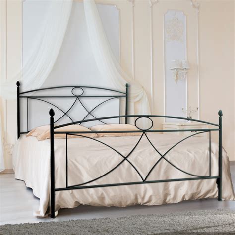 Letto ferroChi non si informa adeguatamente in anticipo corre il rischio di ricevere letto ferro che non hanno la funzione desiderata o sono realizzati con materiali di qualità inferiore. Se volete un prodotto che soddisfi al meglio le vostre aspettative, dovreste provare un letto ferro.
  <p>Per i prodotti si possono trovare test online e confronti tra i prodotti.  I confronti tra i prodotti possono aiutare a confrontare le diverse funzioni o proprietà dei diversi prodotti. Di seguito, spieghiamo perché la ricerca è importante e di cosa si dovrebbe essere consapevoli quando si acquista un articolo.
</p>

<h2>Acquisto di Letto ferro - criteri importanti</h2>

<p>Una lista di controllo può aiutarti a evitare di dover cercare informazioni sui prodotti su decine di siti web. Di seguito è riportato un esempio di una lista di controllo che può aiutarvi a trovare il prodotto giusto. Importanti criteri di acquisto includono, ad esempio:
</p><ul>
<li>Opinioni dei clienti</li>
<li>Confronti dei prezzi</li>
<li>Dettagli del prodotto</li>
<li>Termini e condizioni di consegna</li>
<li>Domande dei clienti e risposte dei marchi</li>
</ul>
<h2>Qual è l