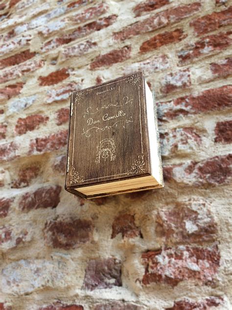Libro legno segretoChi non si informa adeguatamente in anticipo corre il rischio di ricevere libro legno segreto che non hanno la funzione desiderata o sono realizzati con materiali di qualità inferiore. Se volete un prodotto che soddisfi al meglio le vostre aspettative, dovreste provare un libro legno segreto.
  <p>Per i prodotti si possono trovare test online e confronti tra i prodotti.  I confronti tra i prodotti possono aiutare a confrontare le diverse funzioni o proprietà dei diversi prodotti. Di seguito, spieghiamo perché la ricerca è importante e di cosa si dovrebbe essere consapevoli quando si acquista un articolo.
</p>

<h2>Acquisto di Libro legno segreto - criteri importanti</h2>

<p>Una lista di controllo può aiutarti a evitare di dover cercare informazioni sui prodotti su decine di siti web. Di seguito è riportato un esempio di una lista di controllo che può aiutarvi a trovare il prodotto giusto. Importanti criteri di acquisto includono, ad esempio:
</p><ul>
<li>Opinioni dei clienti</li>
<li>Confronti dei prezzi</li>
<li>Dettagli del prodotto</li>
<li>Termini e condizioni di consegna</li>
<li>Domande dei clienti e risposte dei marchi</li>
</ul>
<h2>Qual è l