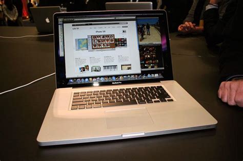 Macbook pro unibodyChi non si informa adeguatamente in anticipo corre il rischio di ricevere macbook pro unibody che non hanno la funzione desiderata o sono realizzati con materiali di qualità inferiore. Se volete un prodotto che soddisfi al meglio le vostre aspettative, dovreste provare un macbook pro unibody.
  <p>Per i prodotti si possono trovare test online e confronti tra i prodotti.  I confronti tra i prodotti possono aiutare a confrontare le diverse funzioni o proprietà dei diversi prodotti. Di seguito, spieghiamo perché la ricerca è importante e di cosa si dovrebbe essere consapevoli quando si acquista un articolo.
</p>

<h2>Acquisto di Macbook pro unibody - criteri importanti</h2>

<p>Una lista di controllo può aiutarti a evitare di dover cercare informazioni sui prodotti su decine di siti web. Di seguito è riportato un esempio di una lista di controllo che può aiutarvi a trovare il prodotto giusto. Importanti criteri di acquisto includono, ad esempio:
</p><ul>
<li>Opinioni dei clienti</li>
<li>Confronti dei prezzi</li>
<li>Dettagli del prodotto</li>
<li>Termini e condizioni di consegna</li>
<li>Domande dei clienti e risposte dei marchi</li>
</ul>
<h2>Qual è l