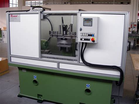 Macchine utensiliChi non si informa adeguatamente in anticipo corre il rischio di ricevere macchine utensili che non hanno la funzione desiderata o sono realizzati con materiali di qualità inferiore. Se volete un prodotto che soddisfi al meglio le vostre aspettative, dovreste provare un macchine utensili.
  <p>Per i prodotti si possono trovare test online e confronti tra i prodotti.  I confronti tra i prodotti possono aiutare a confrontare le diverse funzioni o proprietà dei diversi prodotti. Di seguito, spieghiamo perché la ricerca è importante e di cosa si dovrebbe essere consapevoli quando si acquista un articolo.
</p>

<h2>Acquisto di Macchine utensili - criteri importanti</h2>

<p>Una lista di controllo può aiutarti a evitare di dover cercare informazioni sui prodotti su decine di siti web. Di seguito è riportato un esempio di una lista di controllo che può aiutarvi a trovare il prodotto giusto. Importanti criteri di acquisto includono, ad esempio:
</p><ul>
<li>Opinioni dei clienti</li>
<li>Confronti dei prezzi</li>
<li>Dettagli del prodotto</li>
<li>Termini e condizioni di consegna</li>
<li>Domande dei clienti e risposte dei marchi</li>
</ul>
<h2>Qual è l