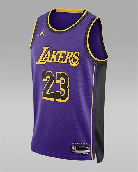 Maglia lakersChi non si informa adeguatamente in anticipo corre il rischio di ricevere maglia lakers che non hanno la funzione desiderata o sono realizzati con materiali di qualità inferiore. Se volete un prodotto che soddisfi al meglio le vostre aspettative, dovreste provare un maglia lakers.
  <p>Per i prodotti si possono trovare test online e confronti tra i prodotti.  I confronti tra i prodotti possono aiutare a confrontare le diverse funzioni o proprietà dei diversi prodotti. Di seguito, spieghiamo perché la ricerca è importante e di cosa si dovrebbe essere consapevoli quando si acquista un articolo.
</p>

<h2>Acquisto di Maglia lakers - criteri importanti</h2>

<p>Una lista di controllo può aiutarti a evitare di dover cercare informazioni sui prodotti su decine di siti web. Di seguito è riportato un esempio di una lista di controllo che può aiutarvi a trovare il prodotto giusto. Importanti criteri di acquisto includono, ad esempio:
</p><ul>
<li>Opinioni dei clienti</li>
<li>Confronti dei prezzi</li>
<li>Dettagli del prodotto</li>
<li>Termini e condizioni di consegna</li>
<li>Domande dei clienti e risposte dei marchi</li>
</ul>
<h2>Qual è l