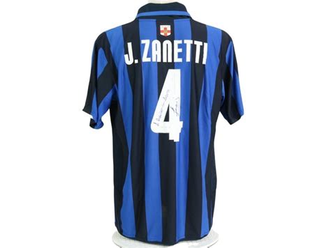 Maglia zanetti interChi non si informa adeguatamente in anticipo corre il rischio di ricevere maglia zanetti inter che non hanno la funzione desiderata o sono realizzati con materiali di qualità inferiore. Se volete un prodotto che soddisfi al meglio le vostre aspettative, dovreste provare un maglia zanetti inter.
  <p>Per i prodotti si possono trovare test online e confronti tra i prodotti.  I confronti tra i prodotti possono aiutare a confrontare le diverse funzioni o proprietà dei diversi prodotti. Di seguito, spieghiamo perché la ricerca è importante e di cosa si dovrebbe essere consapevoli quando si acquista un articolo.
</p>

<h2>Acquisto di Maglia zanetti inter - criteri importanti</h2>

<p>Una lista di controllo può aiutarti a evitare di dover cercare informazioni sui prodotti su decine di siti web. Di seguito è riportato un esempio di una lista di controllo che può aiutarvi a trovare il prodotto giusto. Importanti criteri di acquisto includono, ad esempio:
</p><ul>
<li>Opinioni dei clienti</li>
<li>Confronti dei prezzi</li>
<li>Dettagli del prodotto</li>
<li>Termini e condizioni di consegna</li>
<li>Domande dei clienti e risposte dei marchi</li>
</ul>
<h2>Qual è l
