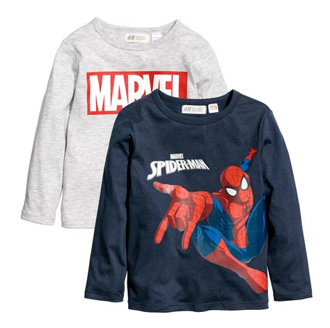 Maglie spidermanChi non si informa adeguatamente in anticipo corre il rischio di ricevere maglie spiderman che non hanno la funzione desiderata o sono realizzati con materiali di qualità inferiore. Se volete un prodotto che soddisfi al meglio le vostre aspettative, dovreste provare un maglie spiderman.
  <p>Per i prodotti si possono trovare test online e confronti tra i prodotti.  I confronti tra i prodotti possono aiutare a confrontare le diverse funzioni o proprietà dei diversi prodotti. Di seguito, spieghiamo perché la ricerca è importante e di cosa si dovrebbe essere consapevoli quando si acquista un articolo.
</p>

<h2>Acquisto di Maglie spiderman - criteri importanti</h2>

<p>Una lista di controllo può aiutarti a evitare di dover cercare informazioni sui prodotti su decine di siti web. Di seguito è riportato un esempio di una lista di controllo che può aiutarvi a trovare il prodotto giusto. Importanti criteri di acquisto includono, ad esempio:
</p><ul>
<li>Opinioni dei clienti</li>
<li>Confronti dei prezzi</li>
<li>Dettagli del prodotto</li>
<li>Termini e condizioni di consegna</li>
<li>Domande dei clienti e risposte dei marchi</li>
</ul>
<h2>Qual è l