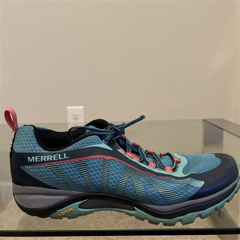 Merrell bluChi non si informa adeguatamente in anticipo corre il rischio di ricevere merrell blu che non hanno la funzione desiderata o sono realizzati con materiali di qualità inferiore. Se volete un prodotto che soddisfi al meglio le vostre aspettative, dovreste provare un merrell blu.
  <p>Per i prodotti si possono trovare test online e confronti tra i prodotti.  I confronti tra i prodotti possono aiutare a confrontare le diverse funzioni o proprietà dei diversi prodotti. Di seguito, spieghiamo perché la ricerca è importante e di cosa si dovrebbe essere consapevoli quando si acquista un articolo.
</p>

<h2>Acquisto di Merrell blu - criteri importanti</h2>

<p>Una lista di controllo può aiutarti a evitare di dover cercare informazioni sui prodotti su decine di siti web. Di seguito è riportato un esempio di una lista di controllo che può aiutarvi a trovare il prodotto giusto. Importanti criteri di acquisto includono, ad esempio:
</p><ul>
<li>Opinioni dei clienti</li>
<li>Confronti dei prezzi</li>
<li>Dettagli del prodotto</li>
<li>Termini e condizioni di consegna</li>
<li>Domande dei clienti e risposte dei marchi</li>
</ul>
<h2>Qual è l