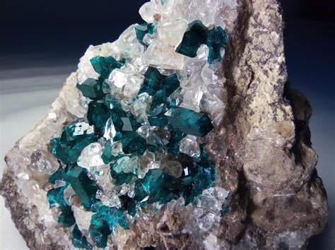 Minerali cristalliChi non si informa adeguatamente in anticipo corre il rischio di ricevere minerali cristalli che non hanno la funzione desiderata o sono realizzati con materiali di qualità inferiore. Se volete un prodotto che soddisfi al meglio le vostre aspettative, dovreste provare un minerali cristalli.
  <p>Per i prodotti si possono trovare test online e confronti tra i prodotti.  I confronti tra i prodotti possono aiutare a confrontare le diverse funzioni o proprietà dei diversi prodotti. Di seguito, spieghiamo perché la ricerca è importante e di cosa si dovrebbe essere consapevoli quando si acquista un articolo.
</p>

<h2>Acquisto di Minerali cristalli - criteri importanti</h2>

<p>Una lista di controllo può aiutarti a evitare di dover cercare informazioni sui prodotti su decine di siti web. Di seguito è riportato un esempio di una lista di controllo che può aiutarvi a trovare il prodotto giusto. Importanti criteri di acquisto includono, ad esempio:
</p><ul>
<li>Opinioni dei clienti</li>
<li>Confronti dei prezzi</li>
<li>Dettagli del prodotto</li>
<li>Termini e condizioni di consegna</li>
<li>Domande dei clienti e risposte dei marchi</li>
</ul>
<h2>Qual è l