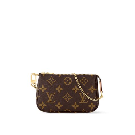 Mini pochetteChi non si informa adeguatamente in anticipo corre il rischio di ricevere mini pochette che non hanno la funzione desiderata o sono realizzati con materiali di qualità inferiore. Se volete un prodotto che soddisfi al meglio le vostre aspettative, dovreste provare un mini pochette.
  <p>Per i prodotti si possono trovare test online e confronti tra i prodotti.  I confronti tra i prodotti possono aiutare a confrontare le diverse funzioni o proprietà dei diversi prodotti. Di seguito, spieghiamo perché la ricerca è importante e di cosa si dovrebbe essere consapevoli quando si acquista un articolo.
</p>

<h2>Acquisto di Mini pochette - criteri importanti</h2>

<p>Una lista di controllo può aiutarti a evitare di dover cercare informazioni sui prodotti su decine di siti web. Di seguito è riportato un esempio di una lista di controllo che può aiutarvi a trovare il prodotto giusto. Importanti criteri di acquisto includono, ad esempio:
</p><ul>
<li>Opinioni dei clienti</li>
<li>Confronti dei prezzi</li>
<li>Dettagli del prodotto</li>
<li>Termini e condizioni di consegna</li>
<li>Domande dei clienti e risposte dei marchi</li>
</ul>
<h2>Qual è l