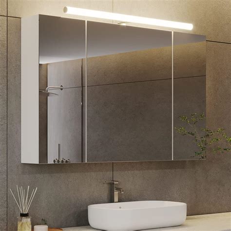 Mobile bagno specchieraChi non si informa adeguatamente in anticipo corre il rischio di ricevere mobile bagno specchiera che non hanno la funzione desiderata o sono realizzati con materiali di qualità inferiore. Se volete un prodotto che soddisfi al meglio le vostre aspettative, dovreste provare un mobile bagno specchiera.
  <p>Per i prodotti si possono trovare test online e confronti tra i prodotti.  I confronti tra i prodotti possono aiutare a confrontare le diverse funzioni o proprietà dei diversi prodotti. Di seguito, spieghiamo perché la ricerca è importante e di cosa si dovrebbe essere consapevoli quando si acquista un articolo.
</p>

<h2>Acquisto di Mobile bagno specchiera - criteri importanti</h2>

<p>Una lista di controllo può aiutarti a evitare di dover cercare informazioni sui prodotti su decine di siti web. Di seguito è riportato un esempio di una lista di controllo che può aiutarvi a trovare il prodotto giusto. Importanti criteri di acquisto includono, ad esempio:
</p><ul>
<li>Opinioni dei clienti</li>
<li>Confronti dei prezzi</li>
<li>Dettagli del prodotto</li>
<li>Termini e condizioni di consegna</li>
<li>Domande dei clienti e risposte dei marchi</li>
</ul>
<h2>Qual è l