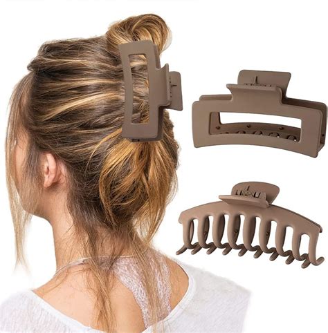 Mollettone capelliChi non si informa adeguatamente in anticipo corre il rischio di ricevere mollettone capelli che non hanno la funzione desiderata o sono realizzati con materiali di qualità inferiore. Se volete un prodotto che soddisfi al meglio le vostre aspettative, dovreste provare un mollettone capelli.
  <p>Per i prodotti si possono trovare test online e confronti tra i prodotti.  I confronti tra i prodotti possono aiutare a confrontare le diverse funzioni o proprietà dei diversi prodotti. Di seguito, spieghiamo perché la ricerca è importante e di cosa si dovrebbe essere consapevoli quando si acquista un articolo.
</p>

<h2>Acquisto di Mollettone capelli - criteri importanti</h2>

<p>Una lista di controllo può aiutarti a evitare di dover cercare informazioni sui prodotti su decine di siti web. Di seguito è riportato un esempio di una lista di controllo che può aiutarvi a trovare il prodotto giusto. Importanti criteri di acquisto includono, ad esempio:
</p><ul>
<li>Opinioni dei clienti</li>
<li>Confronti dei prezzi</li>
<li>Dettagli del prodotto</li>
<li>Termini e condizioni di consegna</li>
<li>Domande dei clienti e risposte dei marchi</li>
</ul>
<h2>Qual è l