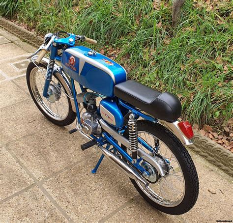 Motobi 50Chi non si informa adeguatamente in anticipo corre il rischio di ricevere motobi 50 che non hanno la funzione desiderata o sono realizzati con materiali di qualità inferiore. Se volete un prodotto che soddisfi al meglio le vostre aspettative, dovreste provare un motobi 50.
  <p>Per i prodotti si possono trovare test online e confronti tra i prodotti.  I confronti tra i prodotti possono aiutare a confrontare le diverse funzioni o proprietà dei diversi prodotti. Di seguito, spieghiamo perché la ricerca è importante e di cosa si dovrebbe essere consapevoli quando si acquista un articolo.
</p>

<h2>Acquisto di Motobi 50 - criteri importanti</h2>

<p>Una lista di controllo può aiutarti a evitare di dover cercare informazioni sui prodotti su decine di siti web. Di seguito è riportato un esempio di una lista di controllo che può aiutarvi a trovare il prodotto giusto. Importanti criteri di acquisto includono, ad esempio:
</p><ul>
<li>Opinioni dei clienti</li>
<li>Confronti dei prezzi</li>
<li>Dettagli del prodotto</li>
<li>Termini e condizioni di consegna</li>
<li>Domande dei clienti e risposte dei marchi</li>
</ul>
<h2>Qual è l