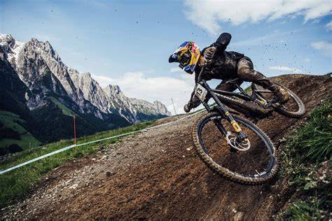 Mountain bikeChi non si informa adeguatamente in anticipo corre il rischio di ricevere mountain bike che non hanno la funzione desiderata o sono realizzati con materiali di qualità inferiore. Se volete un prodotto che soddisfi al meglio le vostre aspettative, dovreste provare un mountain bike.
  <p>Per i prodotti si possono trovare test online e confronti tra i prodotti.  I confronti tra i prodotti possono aiutare a confrontare le diverse funzioni o proprietà dei diversi prodotti. Di seguito, spieghiamo perché la ricerca è importante e di cosa si dovrebbe essere consapevoli quando si acquista un articolo.
</p>

<h2>Acquisto di Mountain bike - criteri importanti</h2>

<p>Una lista di controllo può aiutarti a evitare di dover cercare informazioni sui prodotti su decine di siti web. Di seguito è riportato un esempio di una lista di controllo che può aiutarvi a trovare il prodotto giusto. Importanti criteri di acquisto includono, ad esempio:
</p><ul>
<li>Opinioni dei clienti</li>
<li>Confronti dei prezzi</li>
<li>Dettagli del prodotto</li>
<li>Termini e condizioni di consegna</li>
<li>Domande dei clienti e risposte dei marchi</li>
</ul>
<h2>Qual è l