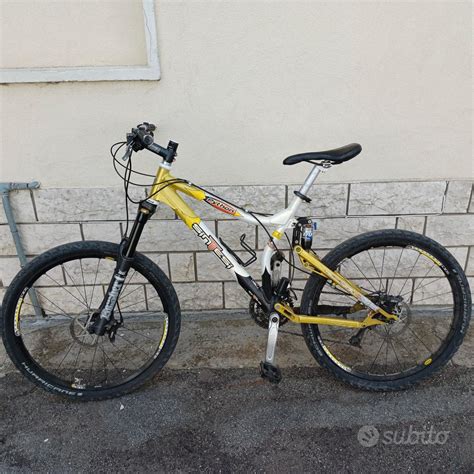 Mtb bi ammortizzataChi non si informa adeguatamente in anticipo corre il rischio di ricevere mtb bi ammortizzata che non hanno la funzione desiderata o sono realizzati con materiali di qualità inferiore. Se volete un prodotto che soddisfi al meglio le vostre aspettative, dovreste provare un mtb bi ammortizzata.
  <p>Per i prodotti si possono trovare test online e confronti tra i prodotti.  I confronti tra i prodotti possono aiutare a confrontare le diverse funzioni o proprietà dei diversi prodotti. Di seguito, spieghiamo perché la ricerca è importante e di cosa si dovrebbe essere consapevoli quando si acquista un articolo.
</p>

<h2>Acquisto di Mtb bi ammortizzata - criteri importanti</h2>

<p>Una lista di controllo può aiutarti a evitare di dover cercare informazioni sui prodotti su decine di siti web. Di seguito è riportato un esempio di una lista di controllo che può aiutarvi a trovare il prodotto giusto. Importanti criteri di acquisto includono, ad esempio:
</p><ul>
<li>Opinioni dei clienti</li>
<li>Confronti dei prezzi</li>
<li>Dettagli del prodotto</li>
<li>Termini e condizioni di consegna</li>
<li>Domande dei clienti e risposte dei marchi</li>
</ul>
<h2>Qual è l