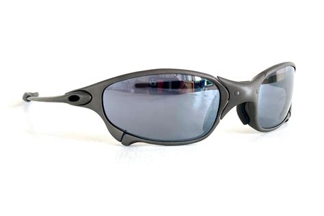Oakley julietChi non si informa adeguatamente in anticipo corre il rischio di ricevere oakley juliet che non hanno la funzione desiderata o sono realizzati con materiali di qualità inferiore. Se volete un prodotto che soddisfi al meglio le vostre aspettative, dovreste provare un oakley juliet.
  <p>Per i prodotti si possono trovare test online e confronti tra i prodotti.  I confronti tra i prodotti possono aiutare a confrontare le diverse funzioni o proprietà dei diversi prodotti. Di seguito, spieghiamo perché la ricerca è importante e di cosa si dovrebbe essere consapevoli quando si acquista un articolo.
</p>

<h2>Acquisto di Oakley juliet - criteri importanti</h2>

<p>Una lista di controllo può aiutarti a evitare di dover cercare informazioni sui prodotti su decine di siti web. Di seguito è riportato un esempio di una lista di controllo che può aiutarvi a trovare il prodotto giusto. Importanti criteri di acquisto includono, ad esempio:
</p><ul>
<li>Opinioni dei clienti</li>
<li>Confronti dei prezzi</li>
<li>Dettagli del prodotto</li>
<li>Termini e condizioni di consegna</li>
<li>Domande dei clienti e risposte dei marchi</li>
</ul>
<h2>Qual è l