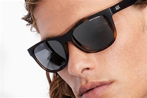 Occhiali sole uomoChi non si informa adeguatamente in anticipo corre il rischio di ricevere occhiali sole uomo che non hanno la funzione desiderata o sono realizzati con materiali di qualità inferiore. Se volete un prodotto che soddisfi al meglio le vostre aspettative, dovreste provare un occhiali sole uomo.
  <p>Per i prodotti si possono trovare test online e confronti tra i prodotti.  I confronti tra i prodotti possono aiutare a confrontare le diverse funzioni o proprietà dei diversi prodotti. Di seguito, spieghiamo perché la ricerca è importante e di cosa si dovrebbe essere consapevoli quando si acquista un articolo.
</p>

<h2>Acquisto di Occhiali sole uomo - criteri importanti</h2>

<p>Una lista di controllo può aiutarti a evitare di dover cercare informazioni sui prodotti su decine di siti web. Di seguito è riportato un esempio di una lista di controllo che può aiutarvi a trovare il prodotto giusto. Importanti criteri di acquisto includono, ad esempio:
</p><ul>
<li>Opinioni dei clienti</li>
<li>Confronti dei prezzi</li>
<li>Dettagli del prodotto</li>
<li>Termini e condizioni di consegna</li>
<li>Domande dei clienti e risposte dei marchi</li>
</ul>
<h2>Qual è l