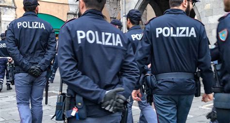 Ordine pubblicoChi non si informa adeguatamente in anticipo corre il rischio di ricevere ordine pubblico che non hanno la funzione desiderata o sono realizzati con materiali di qualità inferiore. Se volete un prodotto che soddisfi al meglio le vostre aspettative, dovreste provare un ordine pubblico.
  <p>Per i prodotti si possono trovare test online e confronti tra i prodotti.  I confronti tra i prodotti possono aiutare a confrontare le diverse funzioni o proprietà dei diversi prodotti. Di seguito, spieghiamo perché la ricerca è importante e di cosa si dovrebbe essere consapevoli quando si acquista un articolo.
</p>

<h2>Acquisto di Ordine pubblico - criteri importanti</h2>

<p>Una lista di controllo può aiutarti a evitare di dover cercare informazioni sui prodotti su decine di siti web. Di seguito è riportato un esempio di una lista di controllo che può aiutarvi a trovare il prodotto giusto. Importanti criteri di acquisto includono, ad esempio:
</p><ul>
<li>Opinioni dei clienti</li>
<li>Confronti dei prezzi</li>
<li>Dettagli del prodotto</li>
<li>Termini e condizioni di consegna</li>
<li>Domande dei clienti e risposte dei marchi</li>
</ul>
<h2>Qual è l
