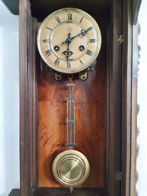 Orologi pendoloChi non si informa adeguatamente in anticipo corre il rischio di ricevere orologi pendolo che non hanno la funzione desiderata o sono realizzati con materiali di qualità inferiore. Se volete un prodotto che soddisfi al meglio le vostre aspettative, dovreste provare un orologi pendolo.
  <p>Per i prodotti si possono trovare test online e confronti tra i prodotti.  I confronti tra i prodotti possono aiutare a confrontare le diverse funzioni o proprietà dei diversi prodotti. Di seguito, spieghiamo perché la ricerca è importante e di cosa si dovrebbe essere consapevoli quando si acquista un articolo.
</p>

<h2>Acquisto di Orologi pendolo - criteri importanti</h2>

<p>Una lista di controllo può aiutarti a evitare di dover cercare informazioni sui prodotti su decine di siti web. Di seguito è riportato un esempio di una lista di controllo che può aiutarvi a trovare il prodotto giusto. Importanti criteri di acquisto includono, ad esempio:
</p><ul>
<li>Opinioni dei clienti</li>
<li>Confronti dei prezzi</li>
<li>Dettagli del prodotto</li>
<li>Termini e condizioni di consegna</li>
<li>Domande dei clienti e risposte dei marchi</li>
</ul>
<h2>Qual è l