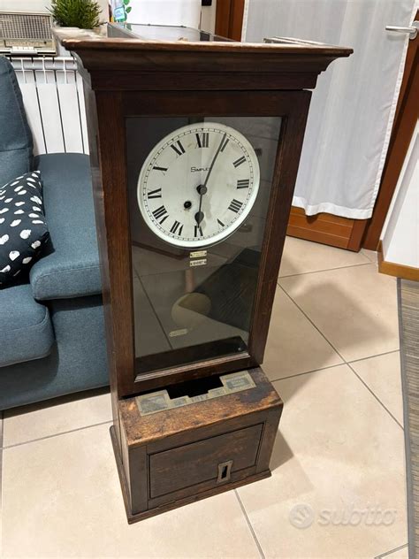 Orologio pendolo originaleChi non si informa adeguatamente in anticipo corre il rischio di ricevere orologio pendolo originale che non hanno la funzione desiderata o sono realizzati con materiali di qualità inferiore. Se volete un prodotto che soddisfi al meglio le vostre aspettative, dovreste provare un orologio pendolo originale.
  <p>Per i prodotti si possono trovare test online e confronti tra i prodotti.  I confronti tra i prodotti possono aiutare a confrontare le diverse funzioni o proprietà dei diversi prodotti. Di seguito, spieghiamo perché la ricerca è importante e di cosa si dovrebbe essere consapevoli quando si acquista un articolo.
</p>

<h2>Acquisto di Orologio pendolo originale - criteri importanti</h2>

<p>Una lista di controllo può aiutarti a evitare di dover cercare informazioni sui prodotti su decine di siti web. Di seguito è riportato un esempio di una lista di controllo che può aiutarvi a trovare il prodotto giusto. Importanti criteri di acquisto includono, ad esempio:
</p><ul>
<li>Opinioni dei clienti</li>
<li>Confronti dei prezzi</li>
<li>Dettagli del prodotto</li>
<li>Termini e condizioni di consegna</li>
<li>Domande dei clienti e risposte dei marchi</li>
</ul>
<h2>Qual è l