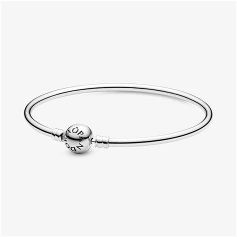 Pandora bracciale rigidoChi non si informa adeguatamente in anticipo corre il rischio di ricevere pandora bracciale rigido che non hanno la funzione desiderata o sono realizzati con materiali di qualità inferiore. Se volete un prodotto che soddisfi al meglio le vostre aspettative, dovreste provare un pandora bracciale rigido.
  <p>Per i prodotti si possono trovare test online e confronti tra i prodotti.  I confronti tra i prodotti possono aiutare a confrontare le diverse funzioni o proprietà dei diversi prodotti. Di seguito, spieghiamo perché la ricerca è importante e di cosa si dovrebbe essere consapevoli quando si acquista un articolo.
</p>

<h2>Acquisto di Pandora bracciale rigido - criteri importanti</h2>

<p>Una lista di controllo può aiutarti a evitare di dover cercare informazioni sui prodotti su decine di siti web. Di seguito è riportato un esempio di una lista di controllo che può aiutarvi a trovare il prodotto giusto. Importanti criteri di acquisto includono, ad esempio:
</p><ul>
<li>Opinioni dei clienti</li>
<li>Confronti dei prezzi</li>
<li>Dettagli del prodotto</li>
<li>Termini e condizioni di consegna</li>
<li>Domande dei clienti e risposte dei marchi</li>
</ul>
<h2>Qual è l