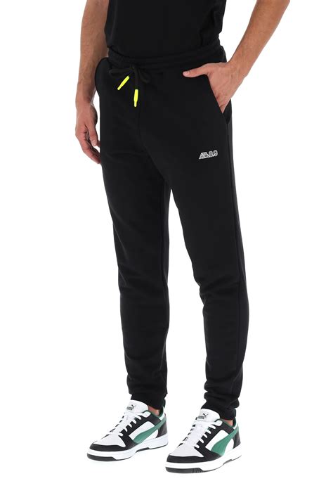 Pantalone polsiniChi non si informa adeguatamente in anticipo corre il rischio di ricevere pantalone polsini che non hanno la funzione desiderata o sono realizzati con materiali di qualità inferiore. Se volete un prodotto che soddisfi al meglio le vostre aspettative, dovreste provare un pantalone polsini.
  <p>Per i prodotti si possono trovare test online e confronti tra i prodotti.  I confronti tra i prodotti possono aiutare a confrontare le diverse funzioni o proprietà dei diversi prodotti. Di seguito, spieghiamo perché la ricerca è importante e di cosa si dovrebbe essere consapevoli quando si acquista un articolo.
</p>

<h2>Acquisto di Pantalone polsini - criteri importanti</h2>

<p>Una lista di controllo può aiutarti a evitare di dover cercare informazioni sui prodotti su decine di siti web. Di seguito è riportato un esempio di una lista di controllo che può aiutarvi a trovare il prodotto giusto. Importanti criteri di acquisto includono, ad esempio:
</p><ul>
<li>Opinioni dei clienti</li>
<li>Confronti dei prezzi</li>
<li>Dettagli del prodotto</li>
<li>Termini e condizioni di consegna</li>
<li>Domande dei clienti e risposte dei marchi</li>
</ul>
<h2>Qual è l