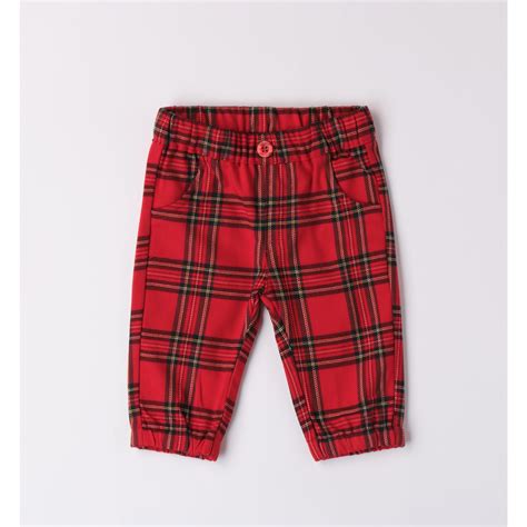 Pantalone scozzeseChi non si informa adeguatamente in anticipo corre il rischio di ricevere pantalone scozzese che non hanno la funzione desiderata o sono realizzati con materiali di qualità inferiore. Se volete un prodotto che soddisfi al meglio le vostre aspettative, dovreste provare un pantalone scozzese.
  <p>Per i prodotti si possono trovare test online e confronti tra i prodotti.  I confronti tra i prodotti possono aiutare a confrontare le diverse funzioni o proprietà dei diversi prodotti. Di seguito, spieghiamo perché la ricerca è importante e di cosa si dovrebbe essere consapevoli quando si acquista un articolo.
</p>

<h2>Acquisto di Pantalone scozzese - criteri importanti</h2>

<p>Una lista di controllo può aiutarti a evitare di dover cercare informazioni sui prodotti su decine di siti web. Di seguito è riportato un esempio di una lista di controllo che può aiutarvi a trovare il prodotto giusto. Importanti criteri di acquisto includono, ad esempio:
</p><ul>
<li>Opinioni dei clienti</li>
<li>Confronti dei prezzi</li>
<li>Dettagli del prodotto</li>
<li>Termini e condizioni di consegna</li>
<li>Domande dei clienti e risposte dei marchi</li>
</ul>
<h2>Qual è l