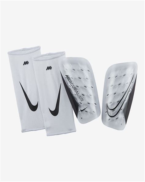 Parastinchi nikeChi non si informa adeguatamente in anticipo corre il rischio di ricevere parastinchi nike che non hanno la funzione desiderata o sono realizzati con materiali di qualità inferiore. Se volete un prodotto che soddisfi al meglio le vostre aspettative, dovreste provare un parastinchi nike.
  <p>Per i prodotti si possono trovare test online e confronti tra i prodotti.  I confronti tra i prodotti possono aiutare a confrontare le diverse funzioni o proprietà dei diversi prodotti. Di seguito, spieghiamo perché la ricerca è importante e di cosa si dovrebbe essere consapevoli quando si acquista un articolo.
</p>

<h2>Acquisto di Parastinchi nike - criteri importanti</h2>

<p>Una lista di controllo può aiutarti a evitare di dover cercare informazioni sui prodotti su decine di siti web. Di seguito è riportato un esempio di una lista di controllo che può aiutarvi a trovare il prodotto giusto. Importanti criteri di acquisto includono, ad esempio:
</p><ul>
<li>Opinioni dei clienti</li>
<li>Confronti dei prezzi</li>
<li>Dettagli del prodotto</li>
<li>Termini e condizioni di consegna</li>
<li>Domande dei clienti e risposte dei marchi</li>
</ul>
<h2>Qual è l