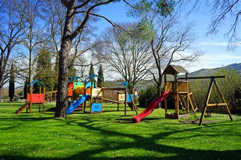 Parco giochi bambiniChi non si informa adeguatamente in anticipo corre il rischio di ricevere parco giochi bambini che non hanno la funzione desiderata o sono realizzati con materiali di qualità inferiore. Se volete un prodotto che soddisfi al meglio le vostre aspettative, dovreste provare un parco giochi bambini.
  <p>Per i prodotti si possono trovare test online e confronti tra i prodotti.  I confronti tra i prodotti possono aiutare a confrontare le diverse funzioni o proprietà dei diversi prodotti. Di seguito, spieghiamo perché la ricerca è importante e di cosa si dovrebbe essere consapevoli quando si acquista un articolo.
</p>

<h2>Acquisto di Parco giochi bambini - criteri importanti</h2>

<p>Una lista di controllo può aiutarti a evitare di dover cercare informazioni sui prodotti su decine di siti web. Di seguito è riportato un esempio di una lista di controllo che può aiutarvi a trovare il prodotto giusto. Importanti criteri di acquisto includono, ad esempio:
</p><ul>
<li>Opinioni dei clienti</li>
<li>Confronti dei prezzi</li>
<li>Dettagli del prodotto</li>
<li>Termini e condizioni di consegna</li>
<li>Domande dei clienti e risposte dei marchi</li>
</ul>
<h2>Qual è l