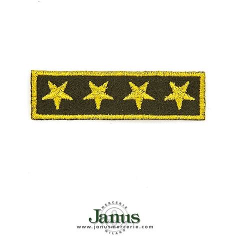 Patch gradi militariChi non si informa adeguatamente in anticipo corre il rischio di ricevere patch gradi militari che non hanno la funzione desiderata o sono realizzati con materiali di qualità inferiore. Se volete un prodotto che soddisfi al meglio le vostre aspettative, dovreste provare un patch gradi militari.
  <p>Per i prodotti si possono trovare test online e confronti tra i prodotti.  I confronti tra i prodotti possono aiutare a confrontare le diverse funzioni o proprietà dei diversi prodotti. Di seguito, spieghiamo perché la ricerca è importante e di cosa si dovrebbe essere consapevoli quando si acquista un articolo.
</p>

<h2>Acquisto di Patch gradi militari - criteri importanti</h2>

<p>Una lista di controllo può aiutarti a evitare di dover cercare informazioni sui prodotti su decine di siti web. Di seguito è riportato un esempio di una lista di controllo che può aiutarvi a trovare il prodotto giusto. Importanti criteri di acquisto includono, ad esempio:
</p><ul>
<li>Opinioni dei clienti</li>
<li>Confronti dei prezzi</li>
<li>Dettagli del prodotto</li>
<li>Termini e condizioni di consegna</li>
<li>Domande dei clienti e risposte dei marchi</li>
</ul>
<h2>Qual è l