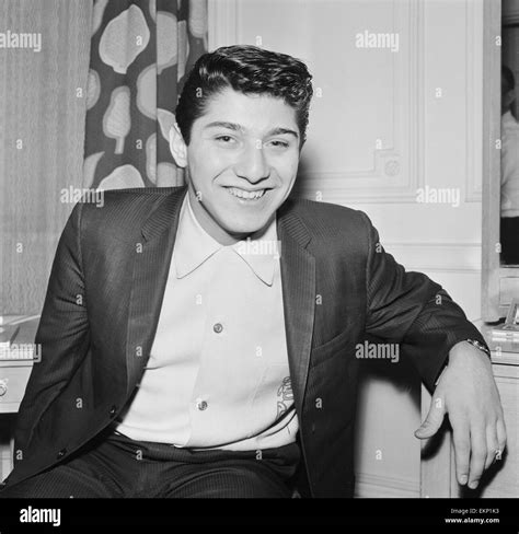 Paul ankaChi non si informa adeguatamente in anticipo corre il rischio di ricevere paul anka che non hanno la funzione desiderata o sono realizzati con materiali di qualità inferiore. Se volete un prodotto che soddisfi al meglio le vostre aspettative, dovreste provare un paul anka.
  <p>Per i prodotti si possono trovare test online e confronti tra i prodotti.  I confronti tra i prodotti possono aiutare a confrontare le diverse funzioni o proprietà dei diversi prodotti. Di seguito, spieghiamo perché la ricerca è importante e di cosa si dovrebbe essere consapevoli quando si acquista un articolo.
</p>

<h2>Acquisto di Paul anka - criteri importanti</h2>

<p>Una lista di controllo può aiutarti a evitare di dover cercare informazioni sui prodotti su decine di siti web. Di seguito è riportato un esempio di una lista di controllo che può aiutarvi a trovare il prodotto giusto. Importanti criteri di acquisto includono, ad esempio:
</p><ul>
<li>Opinioni dei clienti</li>
<li>Confronti dei prezzi</li>
<li>Dettagli del prodotto</li>
<li>Termini e condizioni di consegna</li>
<li>Domande dei clienti e risposte dei marchi</li>
</ul>
<h2>Qual è l