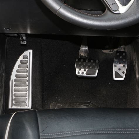 Pedaliere autoChi non si informa adeguatamente in anticipo corre il rischio di ricevere pedaliere auto che non hanno la funzione desiderata o sono realizzati con materiali di qualità inferiore. Se volete un prodotto che soddisfi al meglio le vostre aspettative, dovreste provare un pedaliere auto.
  <p>Per i prodotti si possono trovare test online e confronti tra i prodotti.  I confronti tra i prodotti possono aiutare a confrontare le diverse funzioni o proprietà dei diversi prodotti. Di seguito, spieghiamo perché la ricerca è importante e di cosa si dovrebbe essere consapevoli quando si acquista un articolo.
</p>

<h2>Acquisto di Pedaliere auto - criteri importanti</h2>

<p>Una lista di controllo può aiutarti a evitare di dover cercare informazioni sui prodotti su decine di siti web. Di seguito è riportato un esempio di una lista di controllo che può aiutarvi a trovare il prodotto giusto. Importanti criteri di acquisto includono, ad esempio:
</p><ul>
<li>Opinioni dei clienti</li>
<li>Confronti dei prezzi</li>
<li>Dettagli del prodotto</li>
<li>Termini e condizioni di consegna</li>
<li>Domande dei clienti e risposte dei marchi</li>
</ul>
<h2>Qual è l
