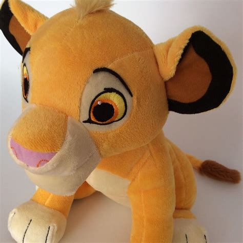Peluche re leoneChi non si informa adeguatamente in anticipo corre il rischio di ricevere peluche re leone che non hanno la funzione desiderata o sono realizzati con materiali di qualità inferiore. Se volete un prodotto che soddisfi al meglio le vostre aspettative, dovreste provare un peluche re leone.
  <p>Per i prodotti si possono trovare test online e confronti tra i prodotti.  I confronti tra i prodotti possono aiutare a confrontare le diverse funzioni o proprietà dei diversi prodotti. Di seguito, spieghiamo perché la ricerca è importante e di cosa si dovrebbe essere consapevoli quando si acquista un articolo.
</p>

<h2>Acquisto di Peluche re leone - criteri importanti</h2>

<p>Una lista di controllo può aiutarti a evitare di dover cercare informazioni sui prodotti su decine di siti web. Di seguito è riportato un esempio di una lista di controllo che può aiutarvi a trovare il prodotto giusto. Importanti criteri di acquisto includono, ad esempio:
</p><ul>
<li>Opinioni dei clienti</li>
<li>Confronti dei prezzi</li>
<li>Dettagli del prodotto</li>
<li>Termini e condizioni di consegna</li>
<li>Domande dei clienti e risposte dei marchi</li>
</ul>
<h2>Qual è l