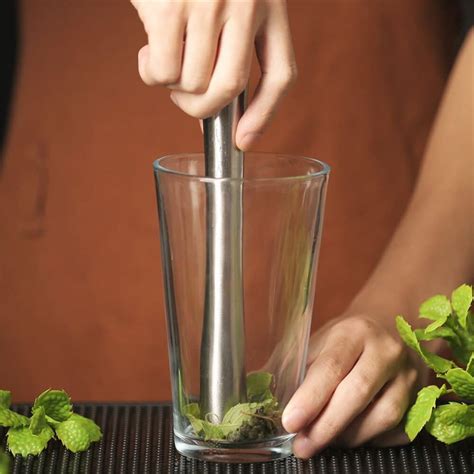 Pestello cocktailChi non si informa adeguatamente in anticipo corre il rischio di ricevere pestello cocktail che non hanno la funzione desiderata o sono realizzati con materiali di qualità inferiore. Se volete un prodotto che soddisfi al meglio le vostre aspettative, dovreste provare un pestello cocktail.
  <p>Per i prodotti si possono trovare test online e confronti tra i prodotti.  I confronti tra i prodotti possono aiutare a confrontare le diverse funzioni o proprietà dei diversi prodotti. Di seguito, spieghiamo perché la ricerca è importante e di cosa si dovrebbe essere consapevoli quando si acquista un articolo.
</p>

<h2>Acquisto di Pestello cocktail - criteri importanti</h2>

<p>Una lista di controllo può aiutarti a evitare di dover cercare informazioni sui prodotti su decine di siti web. Di seguito è riportato un esempio di una lista di controllo che può aiutarvi a trovare il prodotto giusto. Importanti criteri di acquisto includono, ad esempio:
</p><ul>
<li>Opinioni dei clienti</li>
<li>Confronti dei prezzi</li>
<li>Dettagli del prodotto</li>
<li>Termini e condizioni di consegna</li>
<li>Domande dei clienti e risposte dei marchi</li>
</ul>
<h2>Qual è l