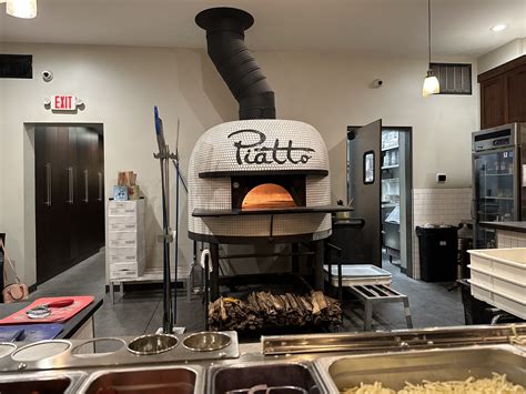 Piatto pizzaChi non si informa adeguatamente in anticipo corre il rischio di ricevere piatto pizza che non hanno la funzione desiderata o sono realizzati con materiali di qualità inferiore. Se volete un prodotto che soddisfi al meglio le vostre aspettative, dovreste provare un piatto pizza.
  <p>Per i prodotti si possono trovare test online e confronti tra i prodotti.  I confronti tra i prodotti possono aiutare a confrontare le diverse funzioni o proprietà dei diversi prodotti. Di seguito, spieghiamo perché la ricerca è importante e di cosa si dovrebbe essere consapevoli quando si acquista un articolo.
</p>

<h2>Acquisto di Piatto pizza - criteri importanti</h2>

<p>Una lista di controllo può aiutarti a evitare di dover cercare informazioni sui prodotti su decine di siti web. Di seguito è riportato un esempio di una lista di controllo che può aiutarvi a trovare il prodotto giusto. Importanti criteri di acquisto includono, ad esempio:
</p><ul>
<li>Opinioni dei clienti</li>
<li>Confronti dei prezzi</li>
<li>Dettagli del prodotto</li>
<li>Termini e condizioni di consegna</li>
<li>Domande dei clienti e risposte dei marchi</li>
</ul>
<h2>Qual è l