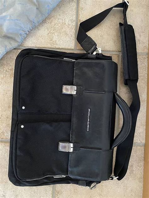 Piquadro originale borsaChi non si informa adeguatamente in anticipo corre il rischio di ricevere piquadro originale borsa che non hanno la funzione desiderata o sono realizzati con materiali di qualità inferiore. Se volete un prodotto che soddisfi al meglio le vostre aspettative, dovreste provare un piquadro originale borsa.
  <p>Per i prodotti si possono trovare test online e confronti tra i prodotti.  I confronti tra i prodotti possono aiutare a confrontare le diverse funzioni o proprietà dei diversi prodotti. Di seguito, spieghiamo perché la ricerca è importante e di cosa si dovrebbe essere consapevoli quando si acquista un articolo.
</p>

<h2>Acquisto di Piquadro originale borsa - criteri importanti</h2>

<p>Una lista di controllo può aiutarti a evitare di dover cercare informazioni sui prodotti su decine di siti web. Di seguito è riportato un esempio di una lista di controllo che può aiutarvi a trovare il prodotto giusto. Importanti criteri di acquisto includono, ad esempio:
</p><ul>
<li>Opinioni dei clienti</li>
<li>Confronti dei prezzi</li>
<li>Dettagli del prodotto</li>
<li>Termini e condizioni di consegna</li>
<li>Domande dei clienti e risposte dei marchi</li>
</ul>
<h2>Qual è l