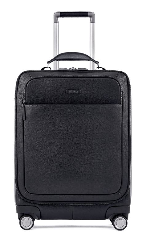Piquadro trolleyChi non si informa adeguatamente in anticipo corre il rischio di ricevere piquadro trolley che non hanno la funzione desiderata o sono realizzati con materiali di qualità inferiore. Se volete un prodotto che soddisfi al meglio le vostre aspettative, dovreste provare un piquadro trolley.
  <p>Per i prodotti si possono trovare test online e confronti tra i prodotti.  I confronti tra i prodotti possono aiutare a confrontare le diverse funzioni o proprietà dei diversi prodotti. Di seguito, spieghiamo perché la ricerca è importante e di cosa si dovrebbe essere consapevoli quando si acquista un articolo.
</p>

<h2>Acquisto di Piquadro trolley - criteri importanti</h2>

<p>Una lista di controllo può aiutarti a evitare di dover cercare informazioni sui prodotti su decine di siti web. Di seguito è riportato un esempio di una lista di controllo che può aiutarvi a trovare il prodotto giusto. Importanti criteri di acquisto includono, ad esempio:
</p><ul>
<li>Opinioni dei clienti</li>
<li>Confronti dei prezzi</li>
<li>Dettagli del prodotto</li>
<li>Termini e condizioni di consegna</li>
<li>Domande dei clienti e risposte dei marchi</li>
</ul>
<h2>Qual è l