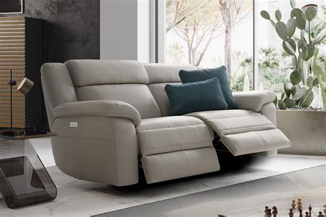 PoltronesofaChi non si informa adeguatamente in anticipo corre il rischio di ricevere poltronesofa che non hanno la funzione desiderata o sono realizzati con materiali di qualità inferiore. Se volete un prodotto che soddisfi al meglio le vostre aspettative, dovreste provare un poltronesofa.
  <p>Per i prodotti si possono trovare test online e confronti tra i prodotti.  I confronti tra i prodotti possono aiutare a confrontare le diverse funzioni o proprietà dei diversi prodotti. Di seguito, spieghiamo perché la ricerca è importante e di cosa si dovrebbe essere consapevoli quando si acquista un articolo.
</p>

<h2>Acquisto di Poltronesofa - criteri importanti</h2>

<p>Una lista di controllo può aiutarti a evitare di dover cercare informazioni sui prodotti su decine di siti web. Di seguito è riportato un esempio di una lista di controllo che può aiutarvi a trovare il prodotto giusto. Importanti criteri di acquisto includono, ad esempio:
</p><ul>
<li>Opinioni dei clienti</li>
<li>Confronti dei prezzi</li>
<li>Dettagli del prodotto</li>
<li>Termini e condizioni di consegna</li>
<li>Domande dei clienti e risposte dei marchi</li>
</ul>
<h2>Qual è l