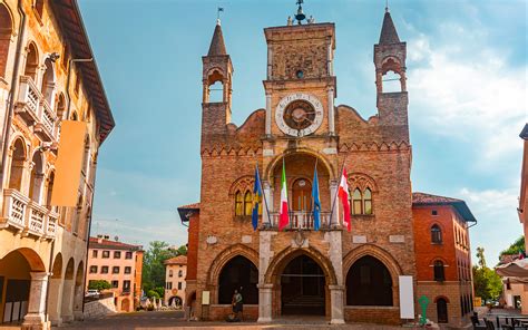 PordenoneChi non si informa adeguatamente in anticipo corre il rischio di ricevere pordenone che non hanno la funzione desiderata o sono realizzati con materiali di qualità inferiore. Se volete un prodotto che soddisfi al meglio le vostre aspettative, dovreste provare un pordenone.
  <p>Per i prodotti si possono trovare test online e confronti tra i prodotti.  I confronti tra i prodotti possono aiutare a confrontare le diverse funzioni o proprietà dei diversi prodotti. Di seguito, spieghiamo perché la ricerca è importante e di cosa si dovrebbe essere consapevoli quando si acquista un articolo.
</p>

<h2>Acquisto di Pordenone - criteri importanti</h2>

<p>Una lista di controllo può aiutarti a evitare di dover cercare informazioni sui prodotti su decine di siti web. Di seguito è riportato un esempio di una lista di controllo che può aiutarvi a trovare il prodotto giusto. Importanti criteri di acquisto includono, ad esempio:
</p><ul>
<li>Opinioni dei clienti</li>
<li>Confronti dei prezzi</li>
<li>Dettagli del prodotto</li>
<li>Termini e condizioni di consegna</li>
<li>Domande dei clienti e risposte dei marchi</li>
</ul>
<h2>Qual è l
