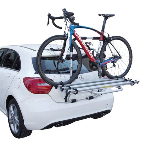 Porta biciclette autoChi non si informa adeguatamente in anticipo corre il rischio di ricevere porta biciclette auto che non hanno la funzione desiderata o sono realizzati con materiali di qualità inferiore. Se volete un prodotto che soddisfi al meglio le vostre aspettative, dovreste provare un porta biciclette auto.
  <p>Per i prodotti si possono trovare test online e confronti tra i prodotti.  I confronti tra i prodotti possono aiutare a confrontare le diverse funzioni o proprietà dei diversi prodotti. Di seguito, spieghiamo perché la ricerca è importante e di cosa si dovrebbe essere consapevoli quando si acquista un articolo.
</p>

<h2>Acquisto di Porta biciclette auto - criteri importanti</h2>

<p>Una lista di controllo può aiutarti a evitare di dover cercare informazioni sui prodotti su decine di siti web. Di seguito è riportato un esempio di una lista di controllo che può aiutarvi a trovare il prodotto giusto. Importanti criteri di acquisto includono, ad esempio:
</p><ul>
<li>Opinioni dei clienti</li>
<li>Confronti dei prezzi</li>
<li>Dettagli del prodotto</li>
<li>Termini e condizioni di consegna</li>
<li>Domande dei clienti e risposte dei marchi</li>
</ul>
<h2>Qual è l