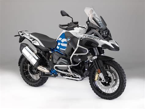 R 1200 advChi non si informa adeguatamente in anticipo corre il rischio di ricevere r 1200 adv che non hanno la funzione desiderata o sono realizzati con materiali di qualità inferiore. Se volete un prodotto che soddisfi al meglio le vostre aspettative, dovreste provare un r 1200 adv.
  <p>Per i prodotti si possono trovare test online e confronti tra i prodotti.  I confronti tra i prodotti possono aiutare a confrontare le diverse funzioni o proprietà dei diversi prodotti. Di seguito, spieghiamo perché la ricerca è importante e di cosa si dovrebbe essere consapevoli quando si acquista un articolo.
</p>

<h2>Acquisto di R 1200 adv - criteri importanti</h2>

<p>Una lista di controllo può aiutarti a evitare di dover cercare informazioni sui prodotti su decine di siti web. Di seguito è riportato un esempio di una lista di controllo che può aiutarvi a trovare il prodotto giusto. Importanti criteri di acquisto includono, ad esempio:
</p><ul>
<li>Opinioni dei clienti</li>
<li>Confronti dei prezzi</li>
<li>Dettagli del prodotto</li>
<li>Termini e condizioni di consegna</li>
<li>Domande dei clienti e risposte dei marchi</li>
</ul>
<h2>Qual è l