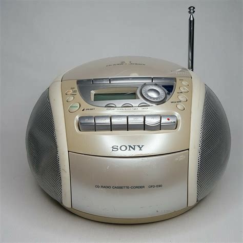 Radio stereo sonyChi non si informa adeguatamente in anticipo corre il rischio di ricevere radio stereo sony che non hanno la funzione desiderata o sono realizzati con materiali di qualità inferiore. Se volete un prodotto che soddisfi al meglio le vostre aspettative, dovreste provare un radio stereo sony.
  <p>Per i prodotti si possono trovare test online e confronti tra i prodotti.  I confronti tra i prodotti possono aiutare a confrontare le diverse funzioni o proprietà dei diversi prodotti. Di seguito, spieghiamo perché la ricerca è importante e di cosa si dovrebbe essere consapevoli quando si acquista un articolo.
</p>

<h2>Acquisto di Radio stereo sony - criteri importanti</h2>

<p>Una lista di controllo può aiutarti a evitare di dover cercare informazioni sui prodotti su decine di siti web. Di seguito è riportato un esempio di una lista di controllo che può aiutarvi a trovare il prodotto giusto. Importanti criteri di acquisto includono, ad esempio:
</p><ul>
<li>Opinioni dei clienti</li>
<li>Confronti dei prezzi</li>
<li>Dettagli del prodotto</li>
<li>Termini e condizioni di consegna</li>
<li>Domande dei clienti e risposte dei marchi</li>
</ul>
<h2>Qual è l