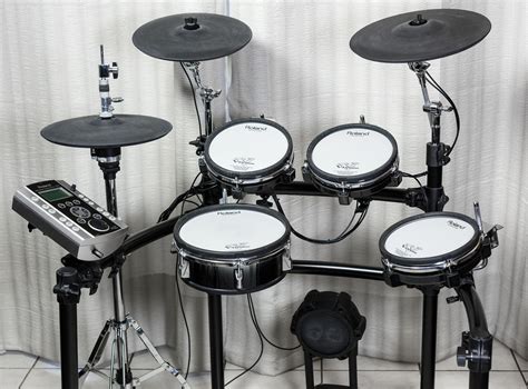 Roland td 9Chi non si informa adeguatamente in anticipo corre il rischio di ricevere roland td 9 che non hanno la funzione desiderata o sono realizzati con materiali di qualità inferiore. Se volete un prodotto che soddisfi al meglio le vostre aspettative, dovreste provare un roland td 9.
  <p>Per i prodotti si possono trovare test online e confronti tra i prodotti.  I confronti tra i prodotti possono aiutare a confrontare le diverse funzioni o proprietà dei diversi prodotti. Di seguito, spieghiamo perché la ricerca è importante e di cosa si dovrebbe essere consapevoli quando si acquista un articolo.
</p>

<h2>Acquisto di Roland td 9 - criteri importanti</h2>

<p>Una lista di controllo può aiutarti a evitare di dover cercare informazioni sui prodotti su decine di siti web. Di seguito è riportato un esempio di una lista di controllo che può aiutarvi a trovare il prodotto giusto. Importanti criteri di acquisto includono, ad esempio:
</p><ul>
<li>Opinioni dei clienti</li>
<li>Confronti dei prezzi</li>
<li>Dettagli del prodotto</li>
<li>Termini e condizioni di consegna</li>
<li>Domande dei clienti e risposte dei marchi</li>
</ul>
<h2>Qual è l
