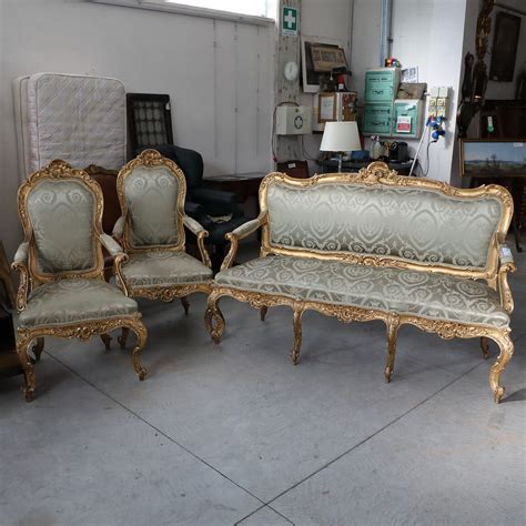 Salotto 800Chi non si informa adeguatamente in anticipo corre il rischio di ricevere salotto 800 che non hanno la funzione desiderata o sono realizzati con materiali di qualità inferiore. Se volete un prodotto che soddisfi al meglio le vostre aspettative, dovreste provare un salotto 800.
  <p>Per i prodotti si possono trovare test online e confronti tra i prodotti.  I confronti tra i prodotti possono aiutare a confrontare le diverse funzioni o proprietà dei diversi prodotti. Di seguito, spieghiamo perché la ricerca è importante e di cosa si dovrebbe essere consapevoli quando si acquista un articolo.
</p>

<h2>Acquisto di Salotto 800 - criteri importanti</h2>

<p>Una lista di controllo può aiutarti a evitare di dover cercare informazioni sui prodotti su decine di siti web. Di seguito è riportato un esempio di una lista di controllo che può aiutarvi a trovare il prodotto giusto. Importanti criteri di acquisto includono, ad esempio:
</p><ul>
<li>Opinioni dei clienti</li>
<li>Confronti dei prezzi</li>
<li>Dettagli del prodotto</li>
<li>Termini e condizioni di consegna</li>
<li>Domande dei clienti e risposte dei marchi</li>
</ul>
<h2>Qual è l