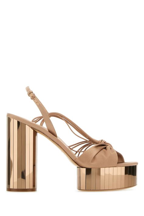 Sandali ferragamoChi non si informa adeguatamente in anticipo corre il rischio di ricevere sandali ferragamo che non hanno la funzione desiderata o sono realizzati con materiali di qualità inferiore. Se volete un prodotto che soddisfi al meglio le vostre aspettative, dovreste provare un sandali ferragamo.
  <p>Per i prodotti si possono trovare test online e confronti tra i prodotti.  I confronti tra i prodotti possono aiutare a confrontare le diverse funzioni o proprietà dei diversi prodotti. Di seguito, spieghiamo perché la ricerca è importante e di cosa si dovrebbe essere consapevoli quando si acquista un articolo.
</p>

<h2>Acquisto di Sandali ferragamo - criteri importanti</h2>

<p>Una lista di controllo può aiutarti a evitare di dover cercare informazioni sui prodotti su decine di siti web. Di seguito è riportato un esempio di una lista di controllo che può aiutarvi a trovare il prodotto giusto. Importanti criteri di acquisto includono, ad esempio:
</p><ul>
<li>Opinioni dei clienti</li>
<li>Confronti dei prezzi</li>
<li>Dettagli del prodotto</li>
<li>Termini e condizioni di consegna</li>
<li>Domande dei clienti e risposte dei marchi</li>
</ul>
<h2>Qual è l