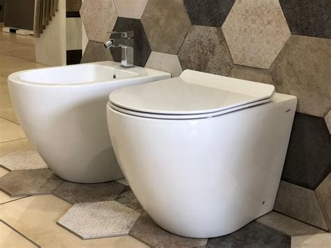 Sanitari a terraChi non si informa adeguatamente in anticipo corre il rischio di ricevere sanitari a terra che non hanno la funzione desiderata o sono realizzati con materiali di qualità inferiore. Se volete un prodotto che soddisfi al meglio le vostre aspettative, dovreste provare un sanitari a terra.
  <p>Per i prodotti si possono trovare test online e confronti tra i prodotti.  I confronti tra i prodotti possono aiutare a confrontare le diverse funzioni o proprietà dei diversi prodotti. Di seguito, spieghiamo perché la ricerca è importante e di cosa si dovrebbe essere consapevoli quando si acquista un articolo.
</p>

<h2>Acquisto di Sanitari a terra - criteri importanti</h2>

<p>Una lista di controllo può aiutarti a evitare di dover cercare informazioni sui prodotti su decine di siti web. Di seguito è riportato un esempio di una lista di controllo che può aiutarvi a trovare il prodotto giusto. Importanti criteri di acquisto includono, ad esempio:
</p><ul>
<li>Opinioni dei clienti</li>
<li>Confronti dei prezzi</li>
<li>Dettagli del prodotto</li>
<li>Termini e condizioni di consegna</li>
<li>Domande dei clienti e risposte dei marchi</li>
</ul>
<h2>Qual è l