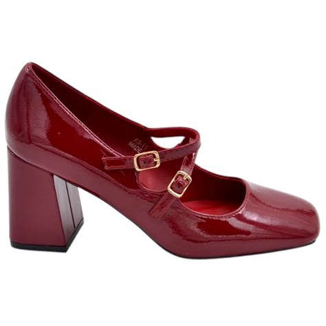Scarpa donna bordeauxChi non si informa adeguatamente in anticipo corre il rischio di ricevere scarpa donna bordeaux che non hanno la funzione desiderata o sono realizzati con materiali di qualità inferiore. Se volete un prodotto che soddisfi al meglio le vostre aspettative, dovreste provare un scarpa donna bordeaux.
  <p>Per i prodotti si possono trovare test online e confronti tra i prodotti.  I confronti tra i prodotti possono aiutare a confrontare le diverse funzioni o proprietà dei diversi prodotti. Di seguito, spieghiamo perché la ricerca è importante e di cosa si dovrebbe essere consapevoli quando si acquista un articolo.
</p>

<h2>Acquisto di Scarpa donna bordeaux - criteri importanti</h2>

<p>Una lista di controllo può aiutarti a evitare di dover cercare informazioni sui prodotti su decine di siti web. Di seguito è riportato un esempio di una lista di controllo che può aiutarvi a trovare il prodotto giusto. Importanti criteri di acquisto includono, ad esempio:
</p><ul>
<li>Opinioni dei clienti</li>
<li>Confronti dei prezzi</li>
<li>Dettagli del prodotto</li>
<li>Termini e condizioni di consegna</li>
<li>Domande dei clienti e risposte dei marchi</li>
</ul>
<h2>Qual è l